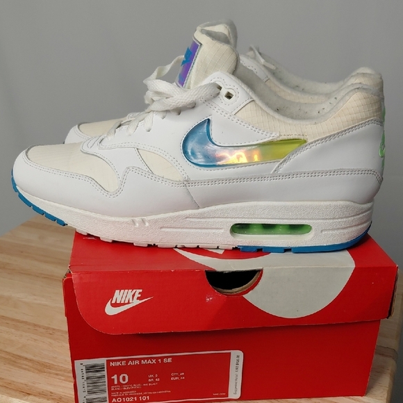 Nike Other - Nike Air Max 1 SE White with Blue and Iridescent Accents